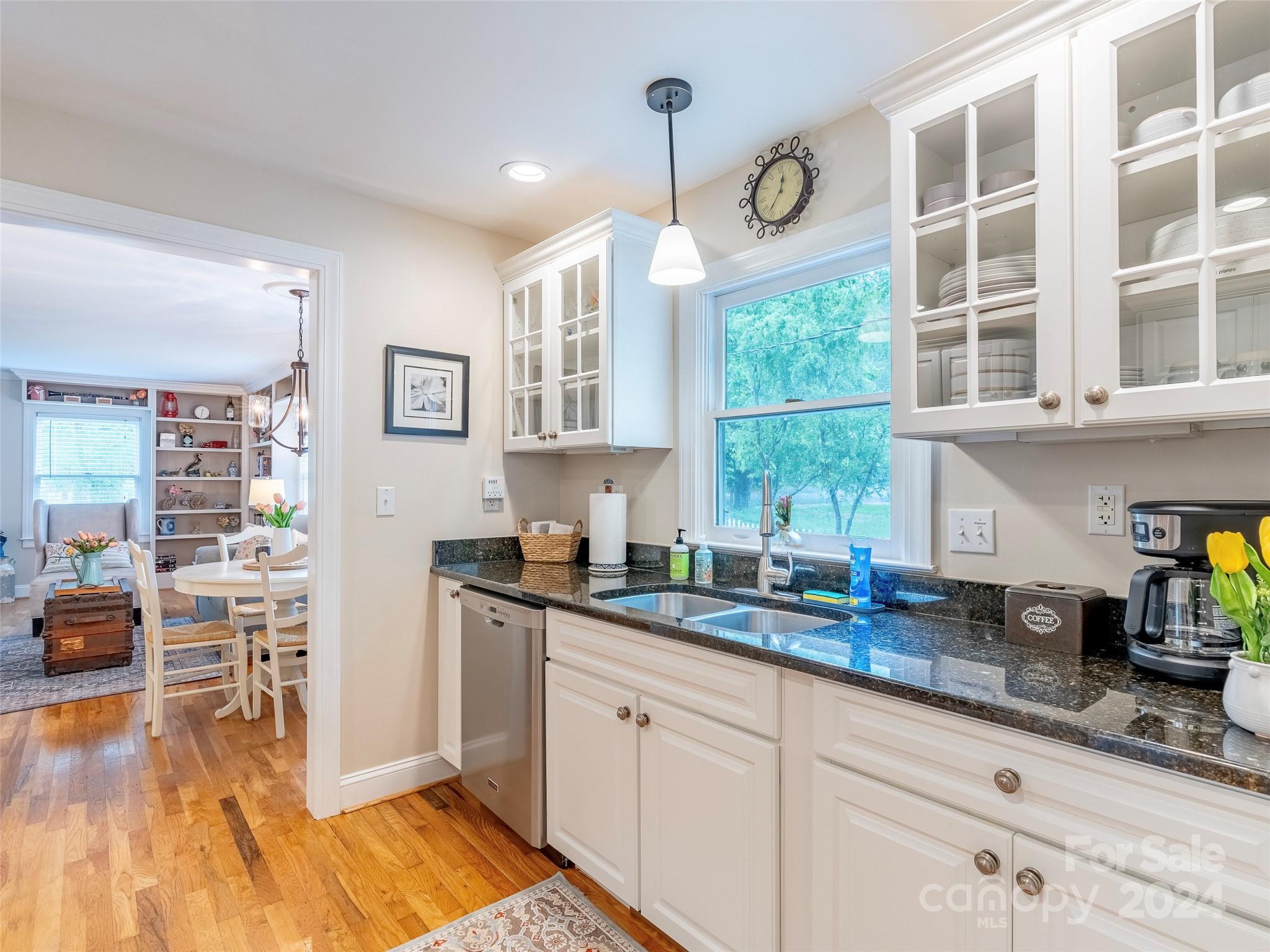 38 S Hill Street Waynesville NC 28786