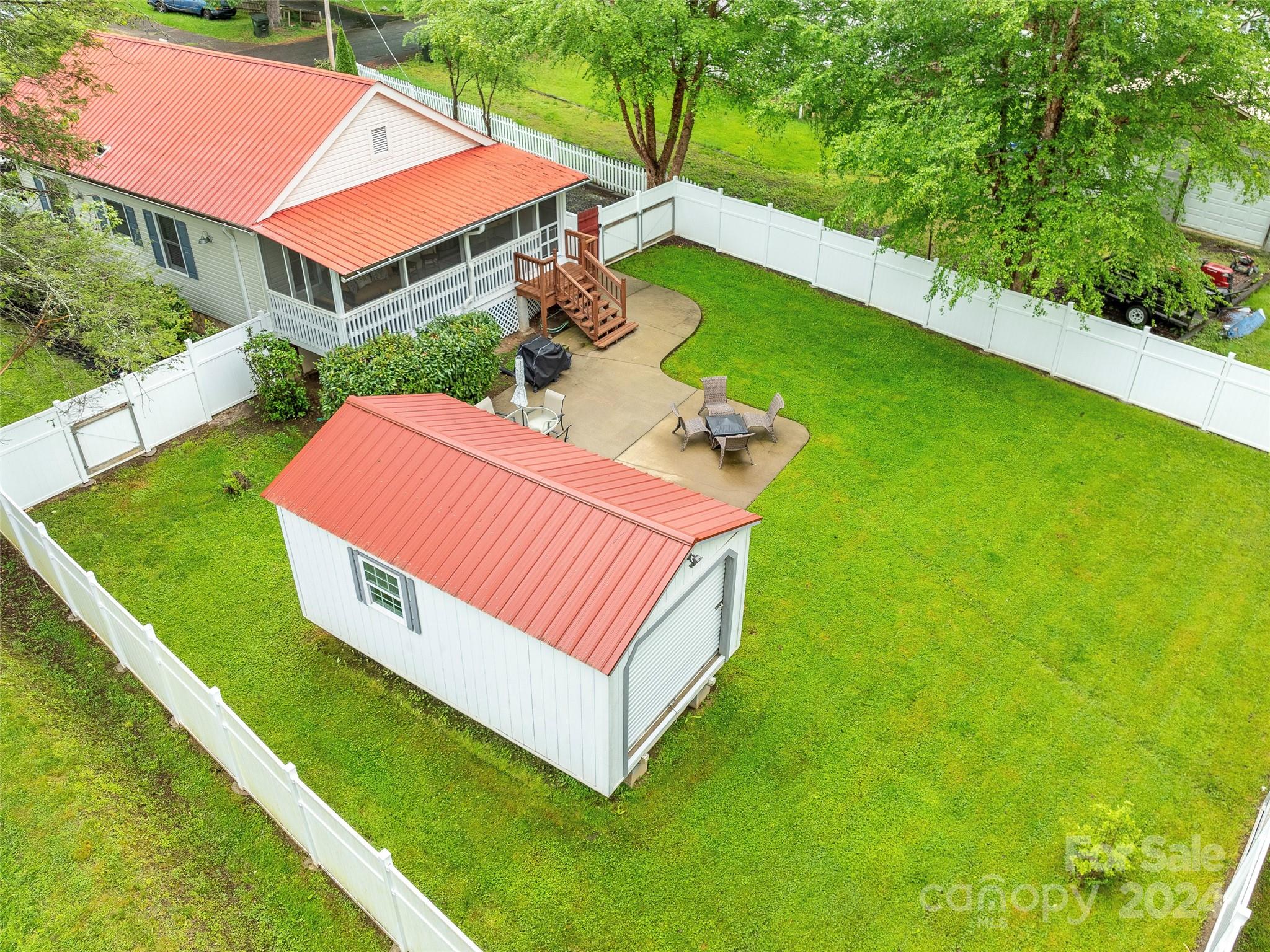 38 S Hill Street Waynesville NC 28786
