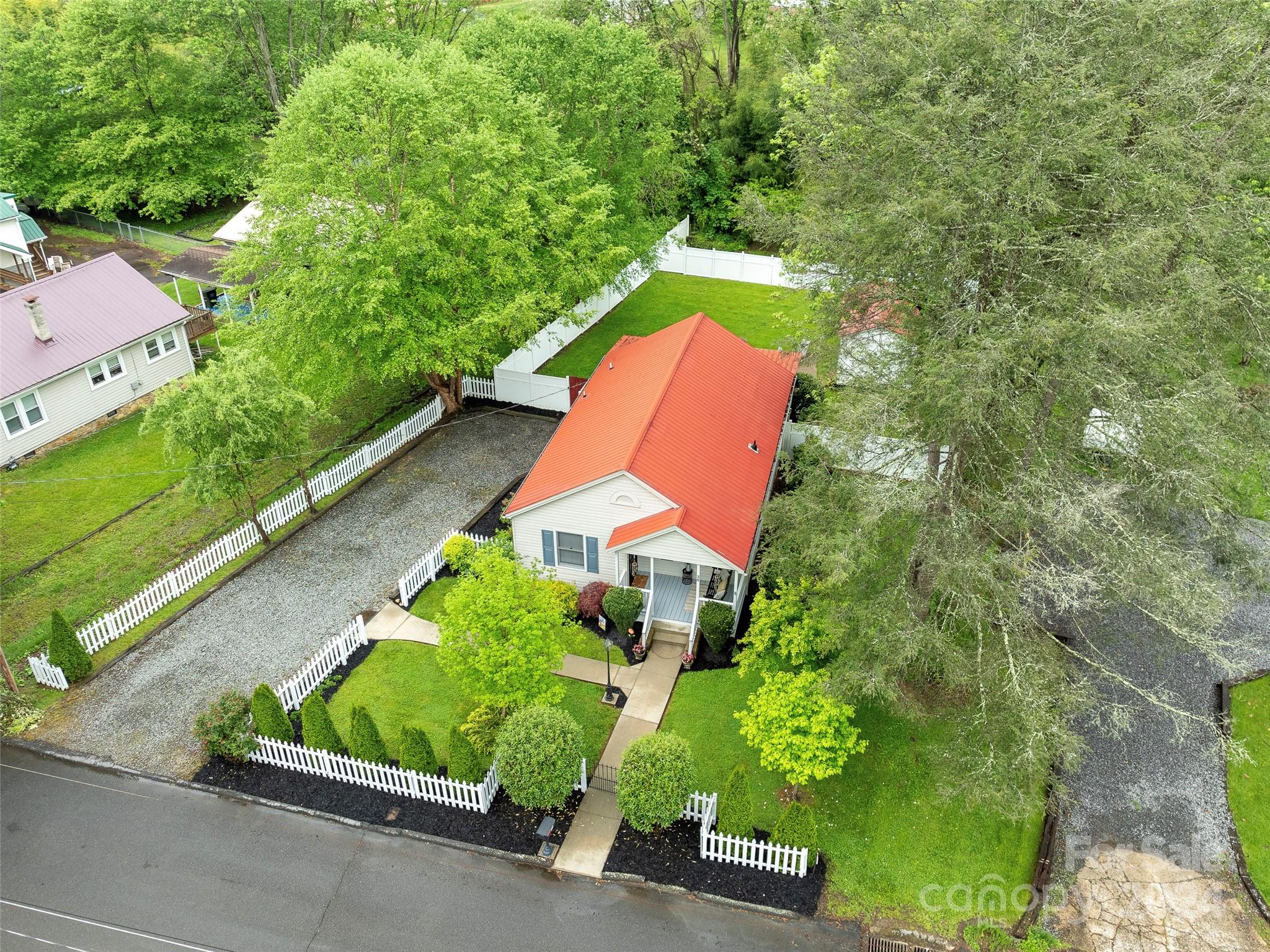 38 S Hill Street Waynesville NC 28786