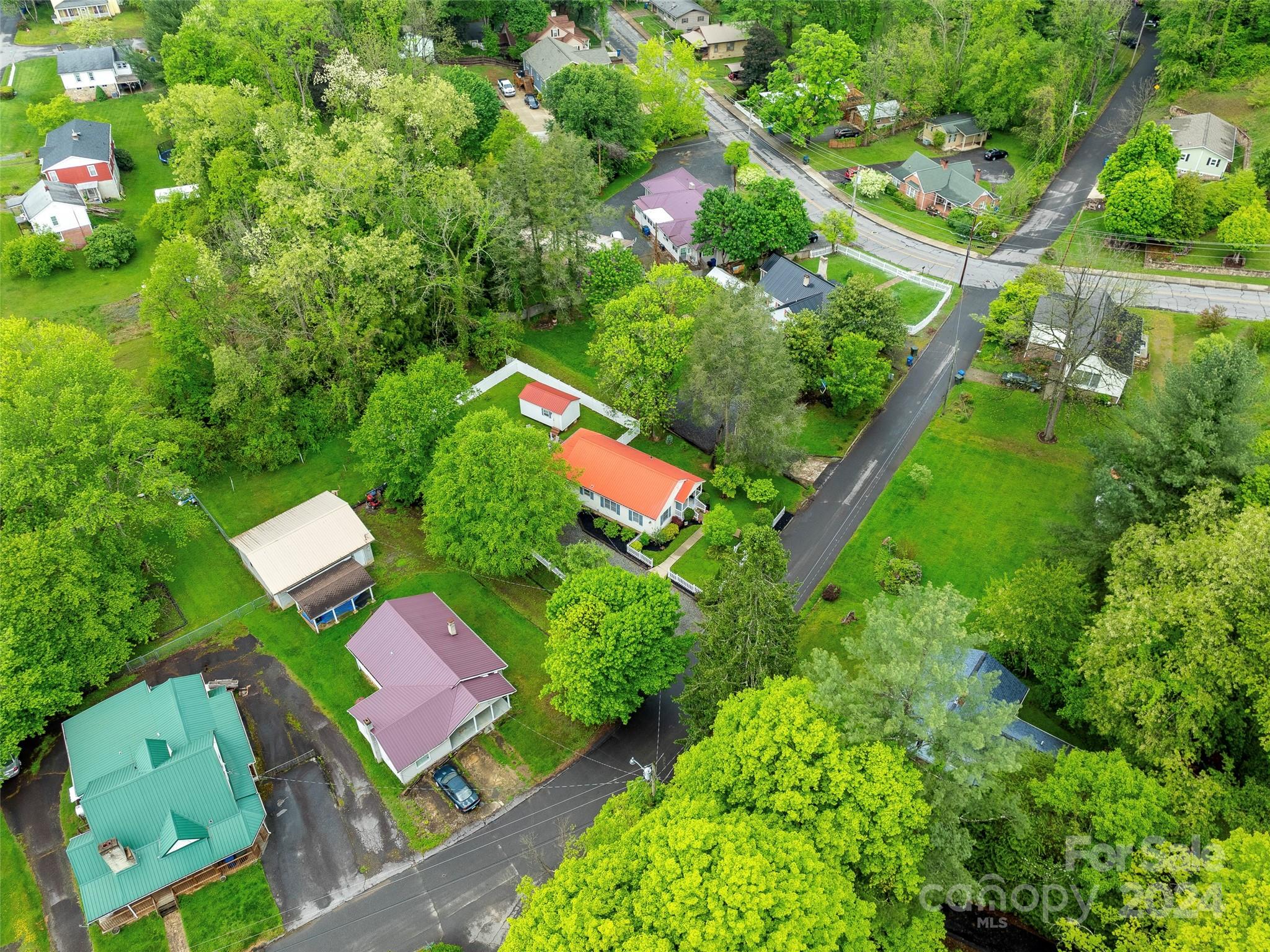 38 S Hill Street Waynesville NC 28786