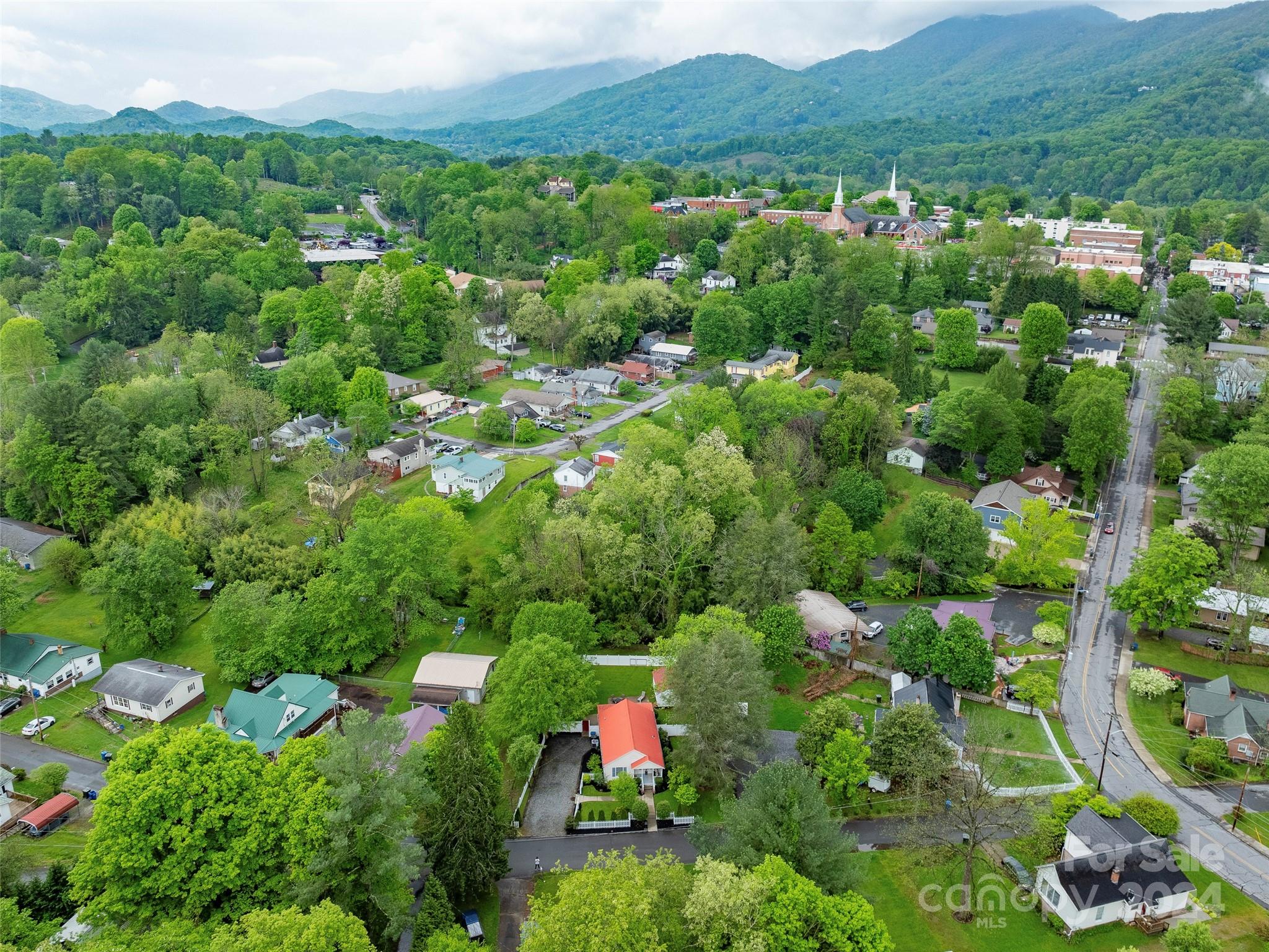 38 S Hill Street Waynesville NC 28786