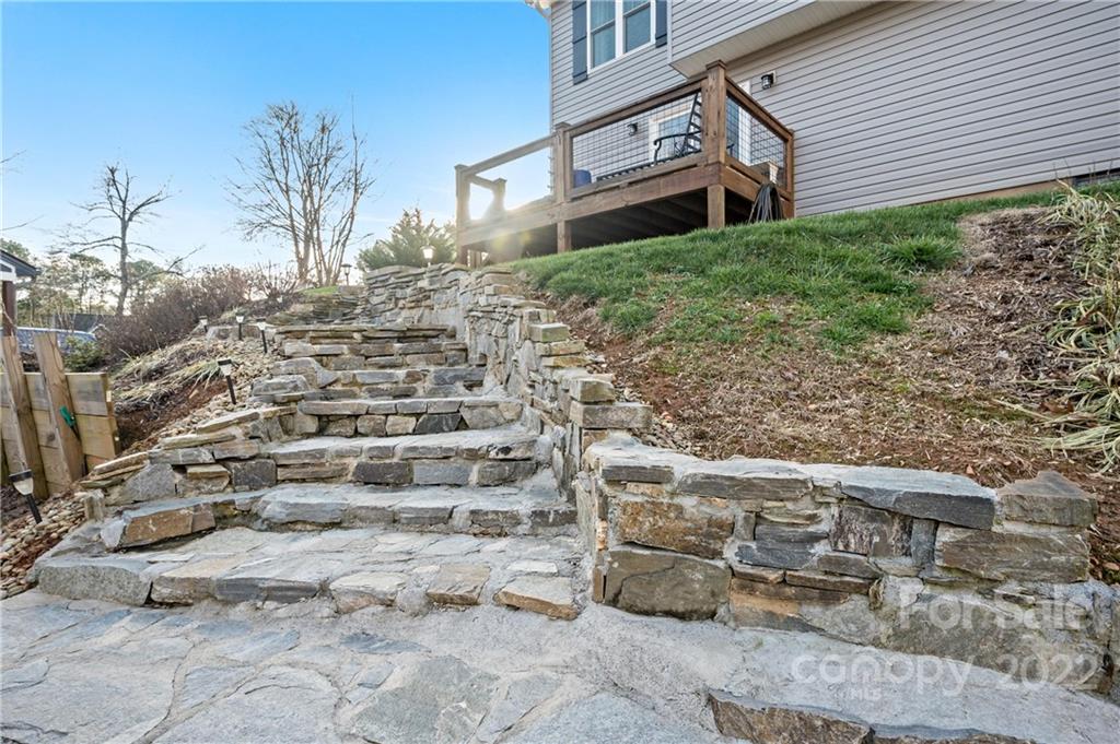105 Wyatt Andrew Drive Mills River NC 28759