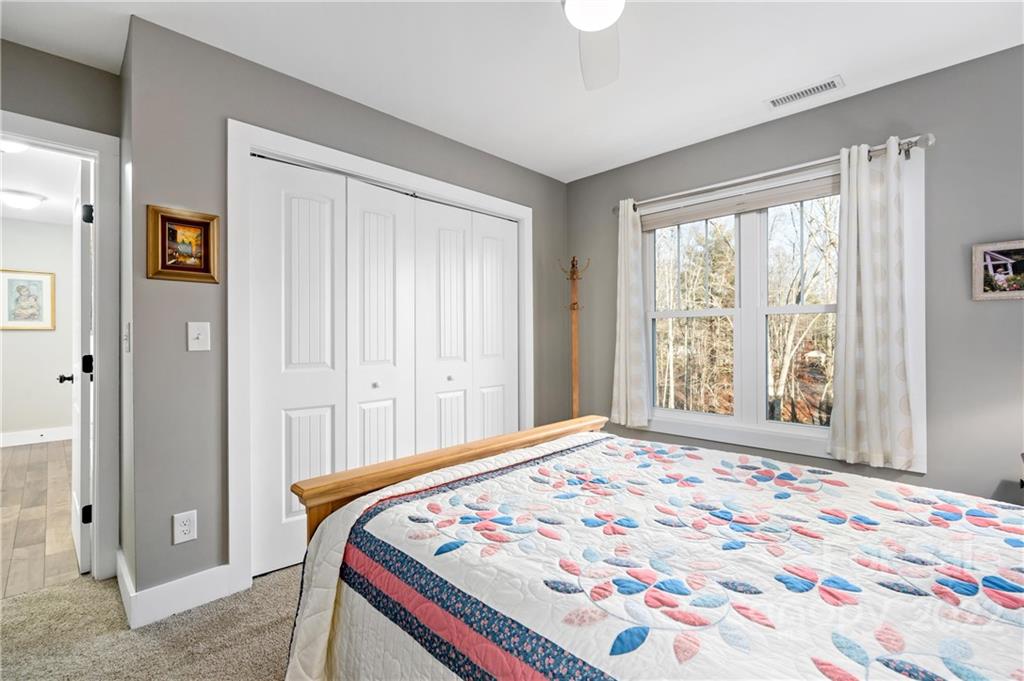 105 Wyatt Andrew Drive Mills River NC 28759