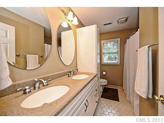 9215 Hanover South Trail Charlotte NC 28210