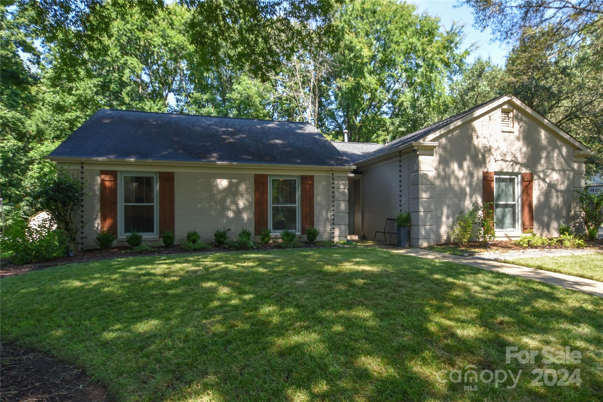 4426 Woods End Lane Charlotte NC 28277