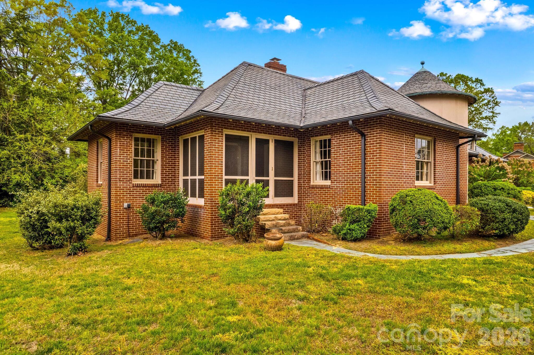 725 Mocksville Avenue Salisbury NC 28144