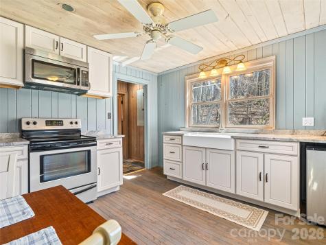 4125 State Highway 197 Highway S Burnsville NC 28714