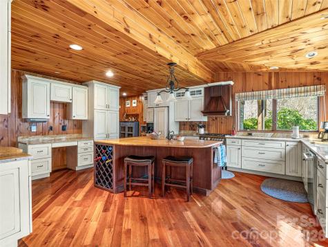4125 State Highway 197 Highway S Burnsville NC 28714