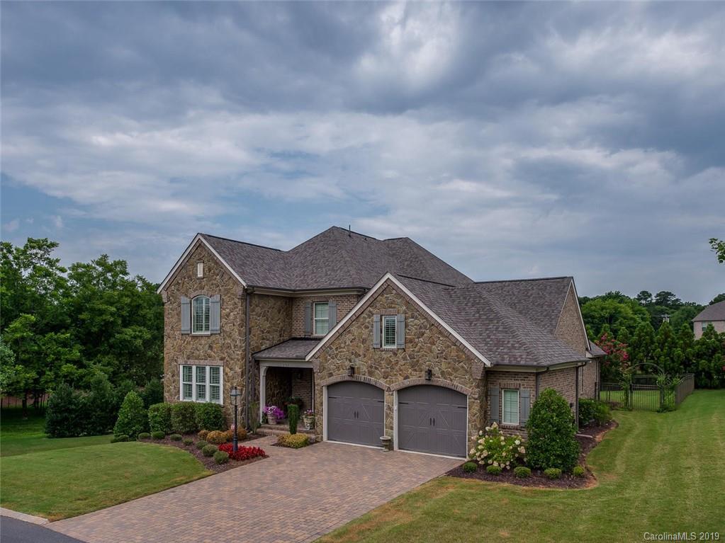 8909 Blakeney Drive Charlotte NC 28277