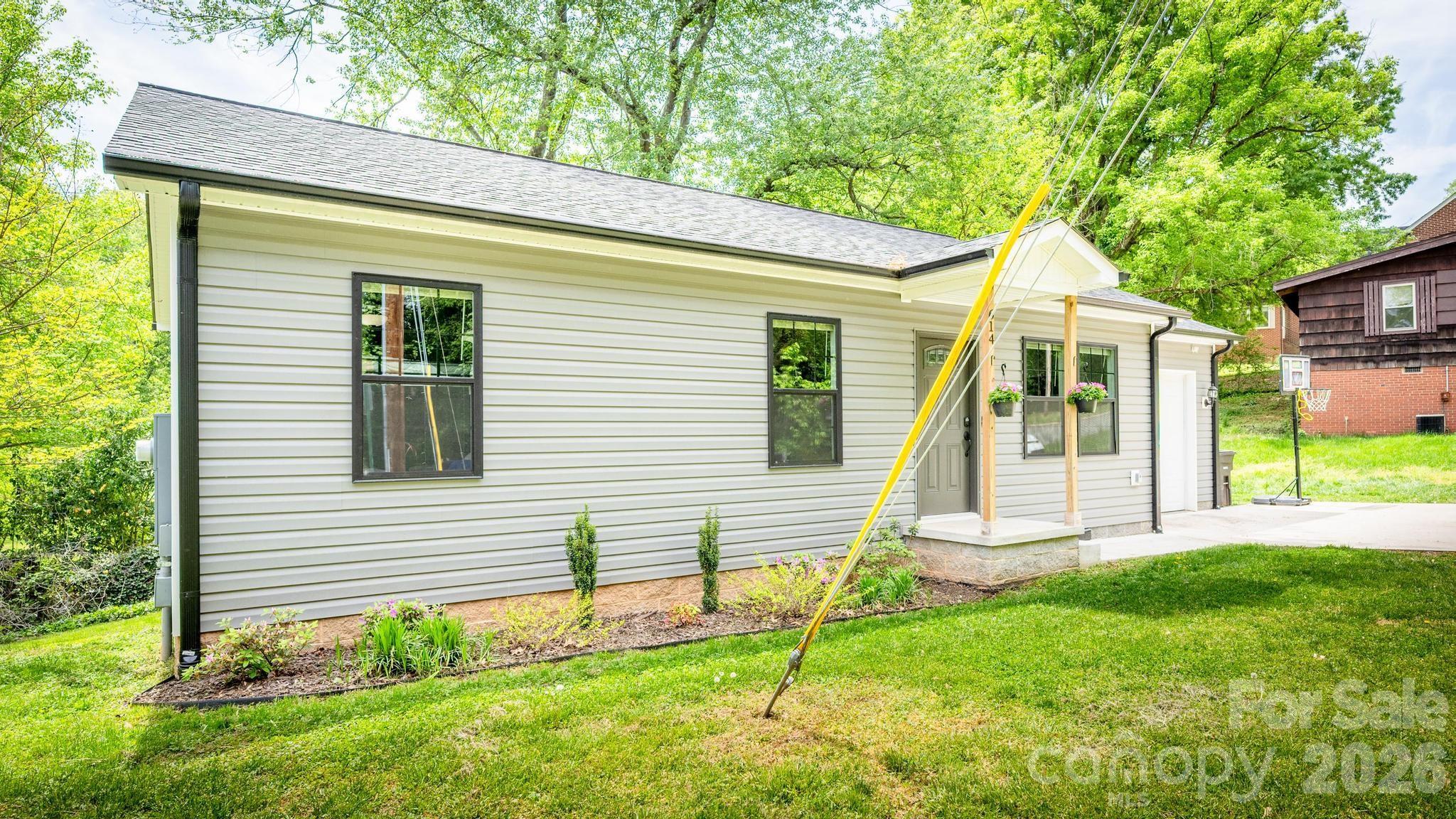 614 E Front Street Statesville NC 28677