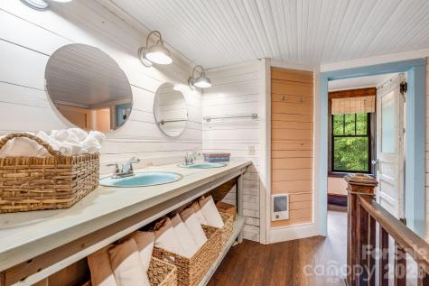 257 Henderson Drive Hot Springs NC 28743