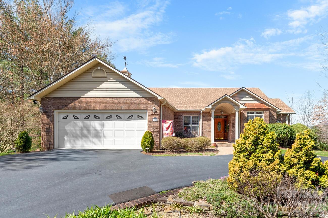 17 Ashton Forest Court Hendersonville NC 28739