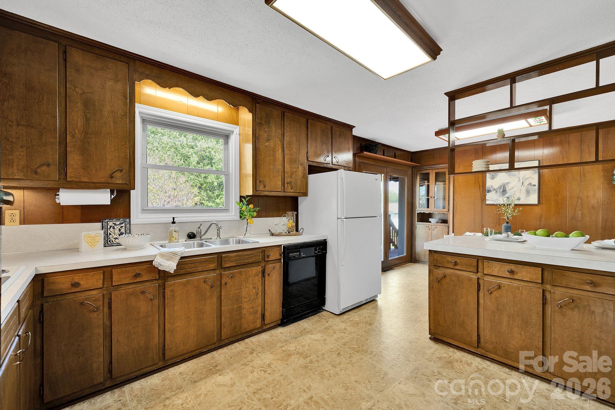 1411 E Maiden Road Maiden NC 28650