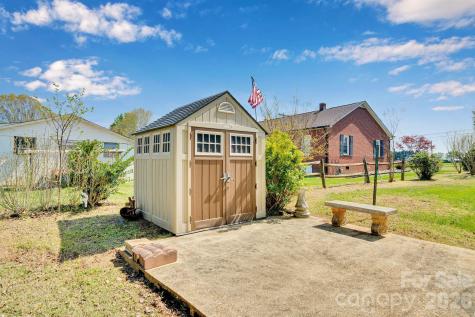 1411 E Maiden Road Maiden NC 28650