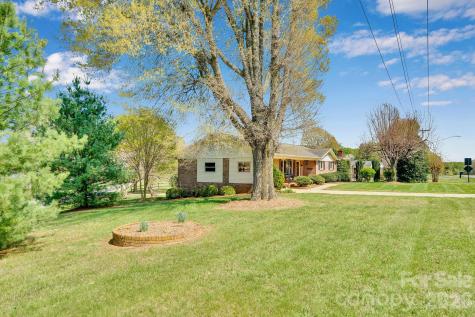 1411 E Maiden Road Maiden NC 28650
