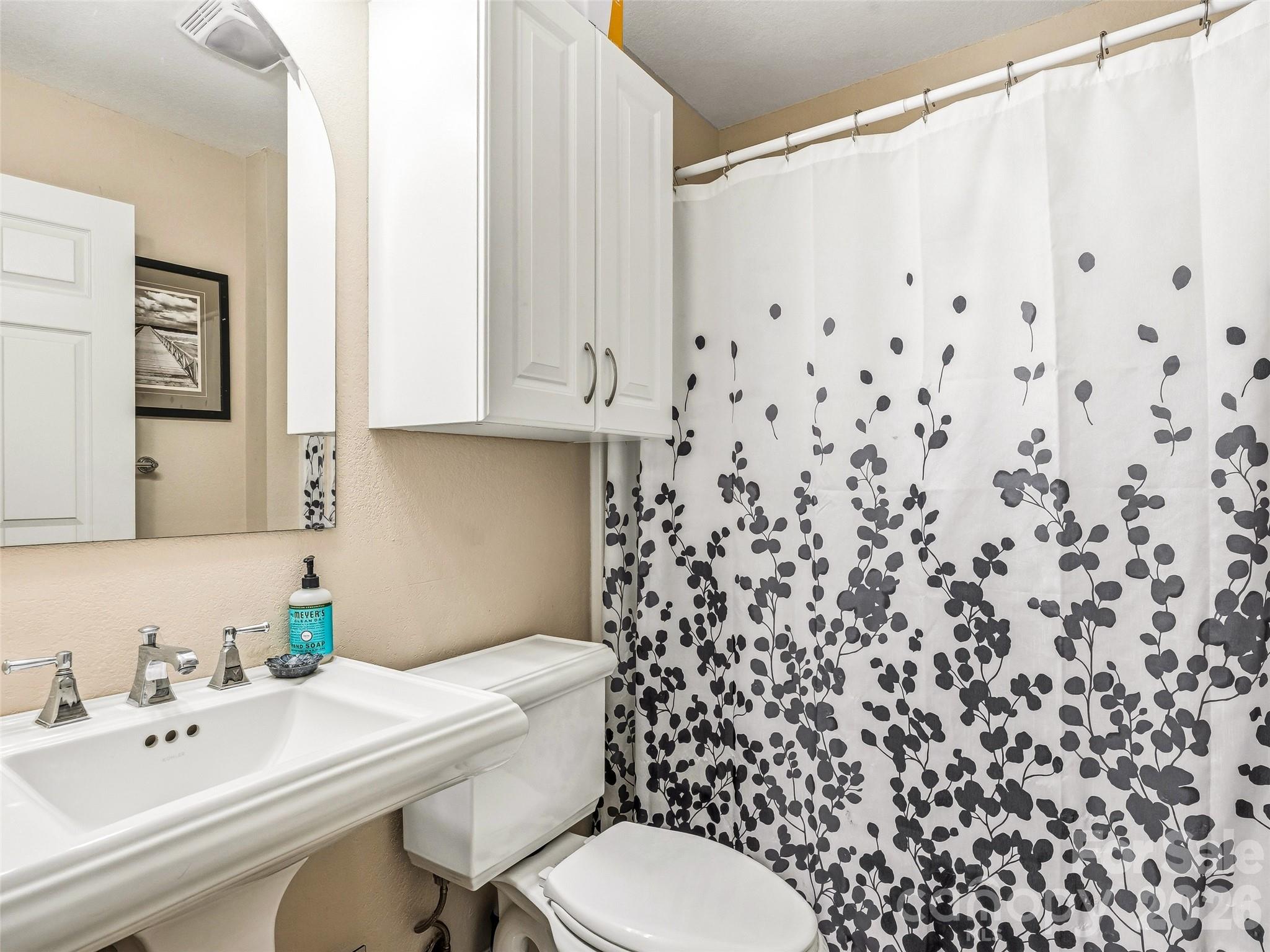 530 Windom Cove Burnsville NC 28714