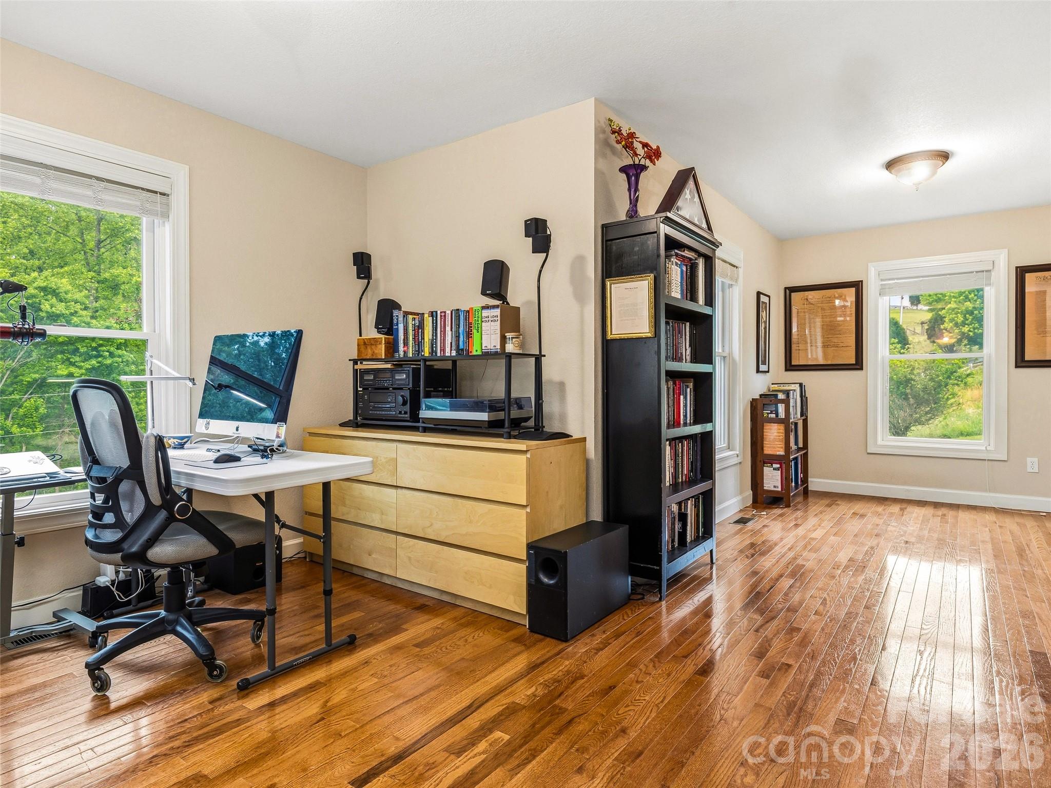 530 Windom Cove Burnsville NC 28714
