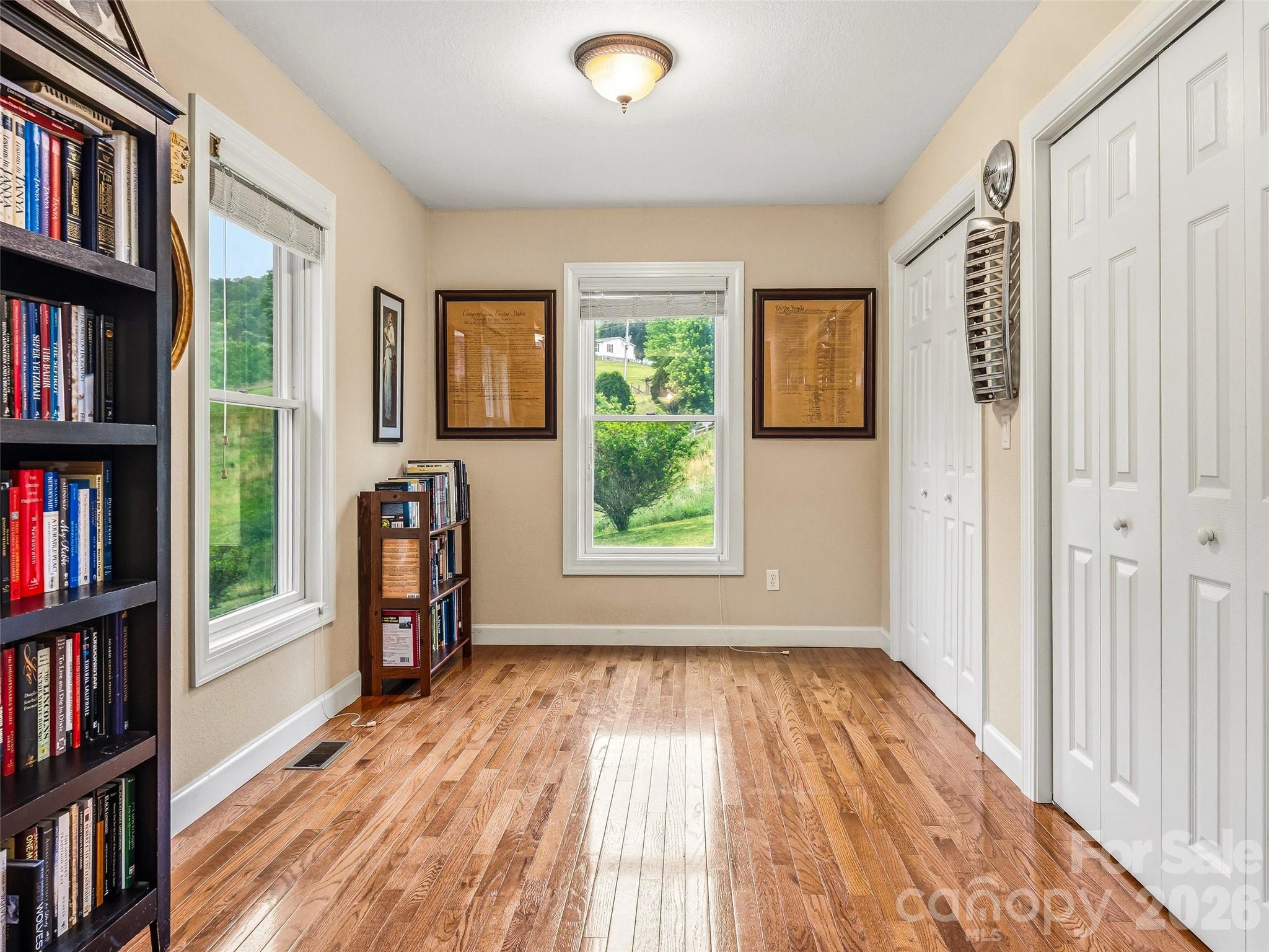 530 Windom Cove Burnsville NC 28714