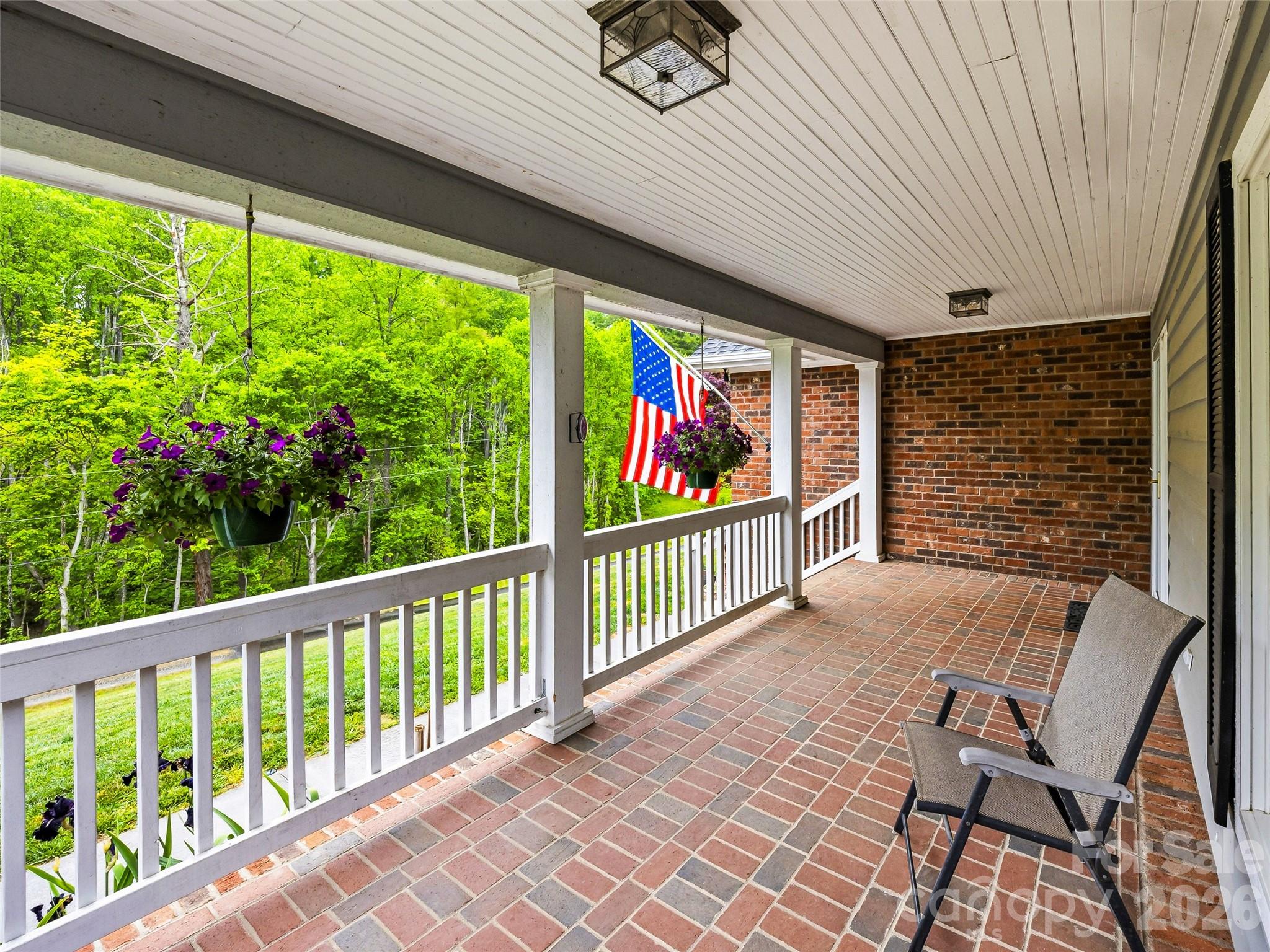 530 Windom Cove Burnsville NC 28714