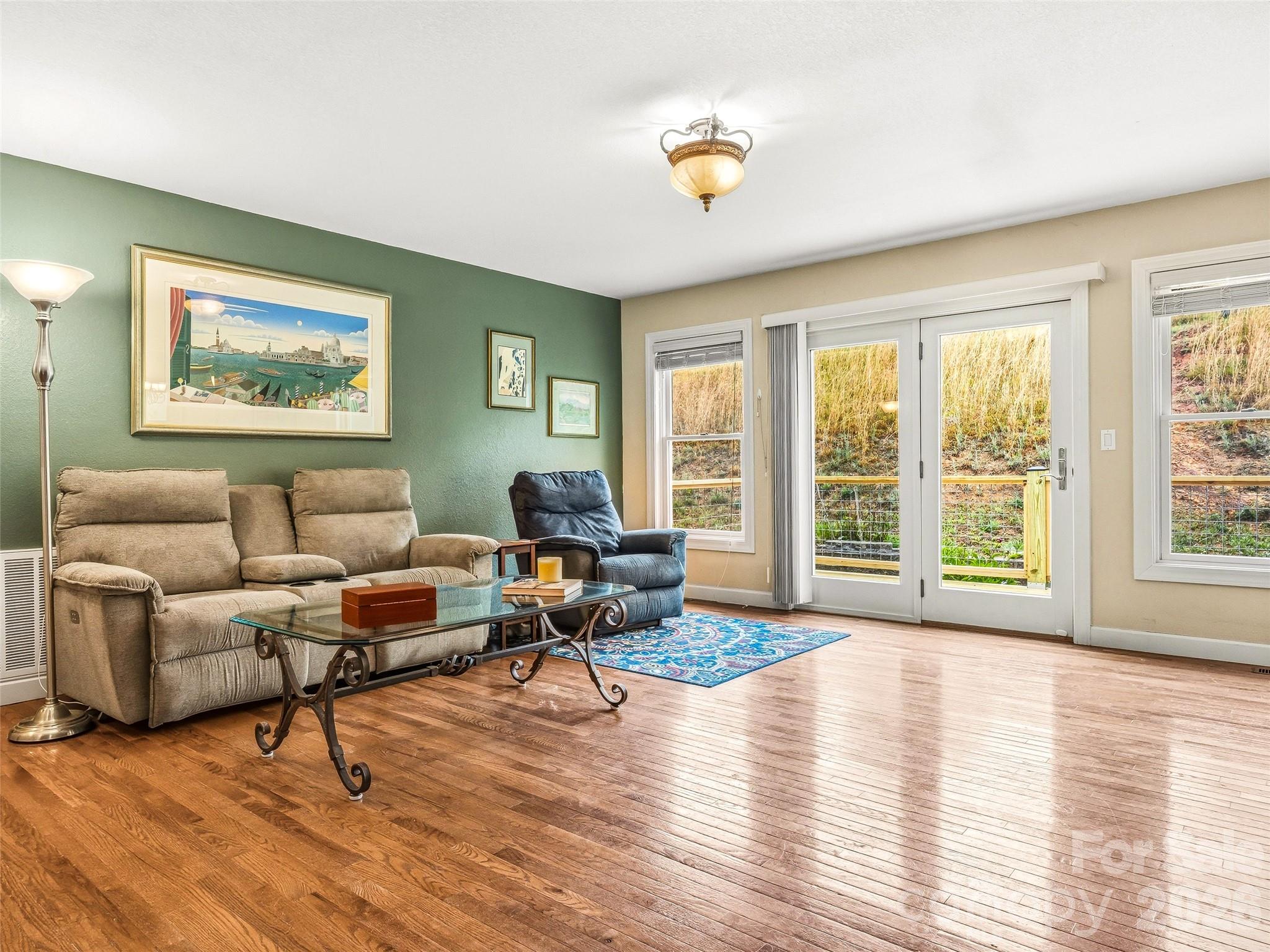 530 Windom Cove Burnsville NC 28714