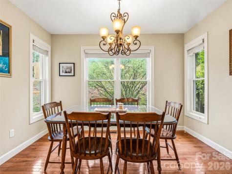 530 Windom Cove Burnsville NC 28714