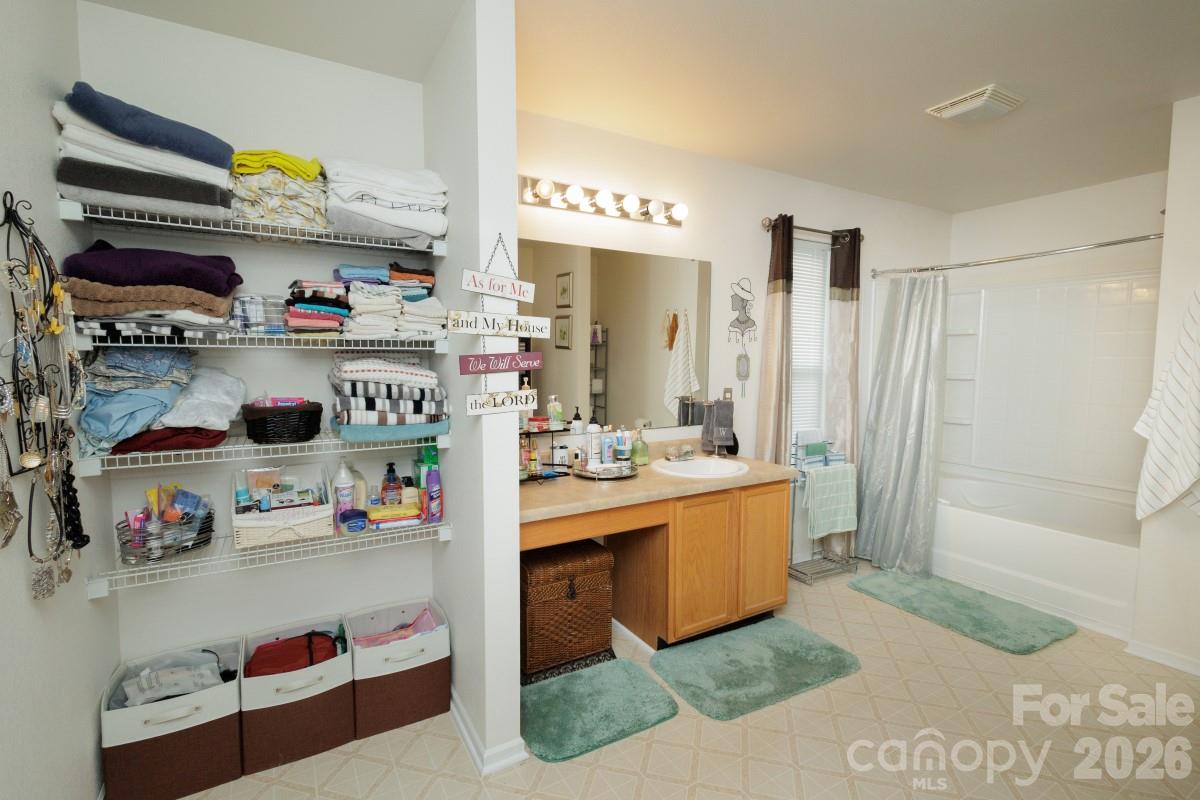 6135 Blue Ash Lane Charlotte NC 28215