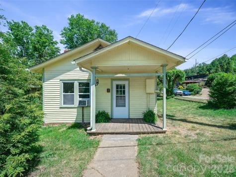 9 Ivy Street Burnsville NC 28714
