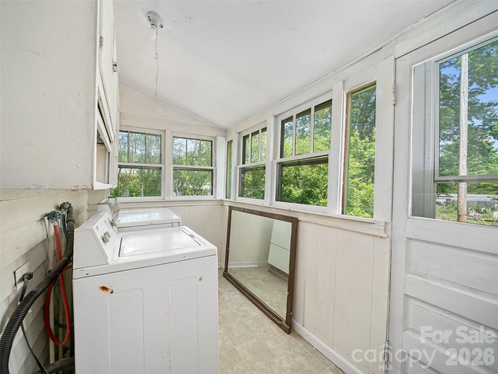 9 Ivy Street Burnsville NC 28714