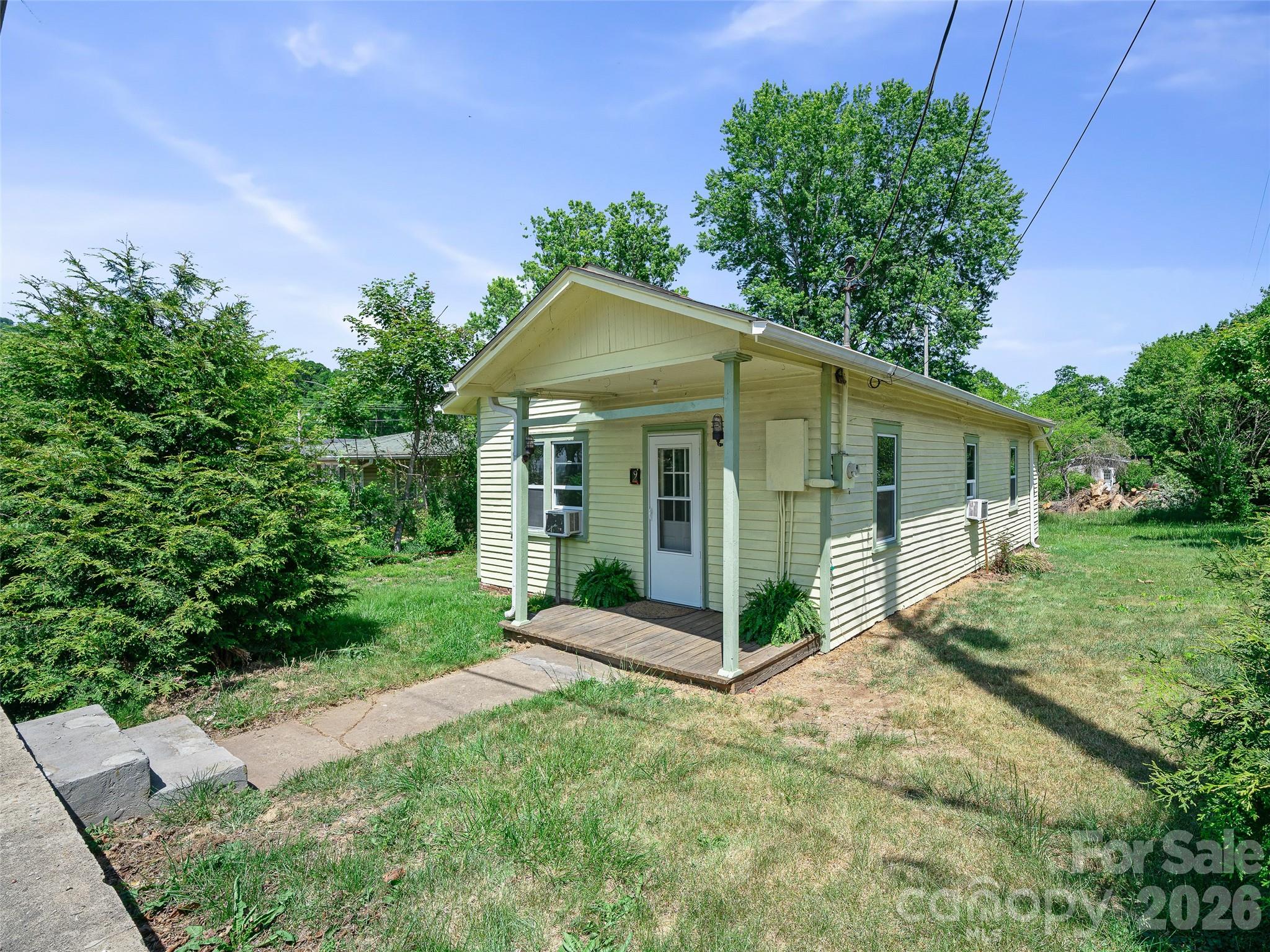 9 Ivy Street Burnsville NC 28714