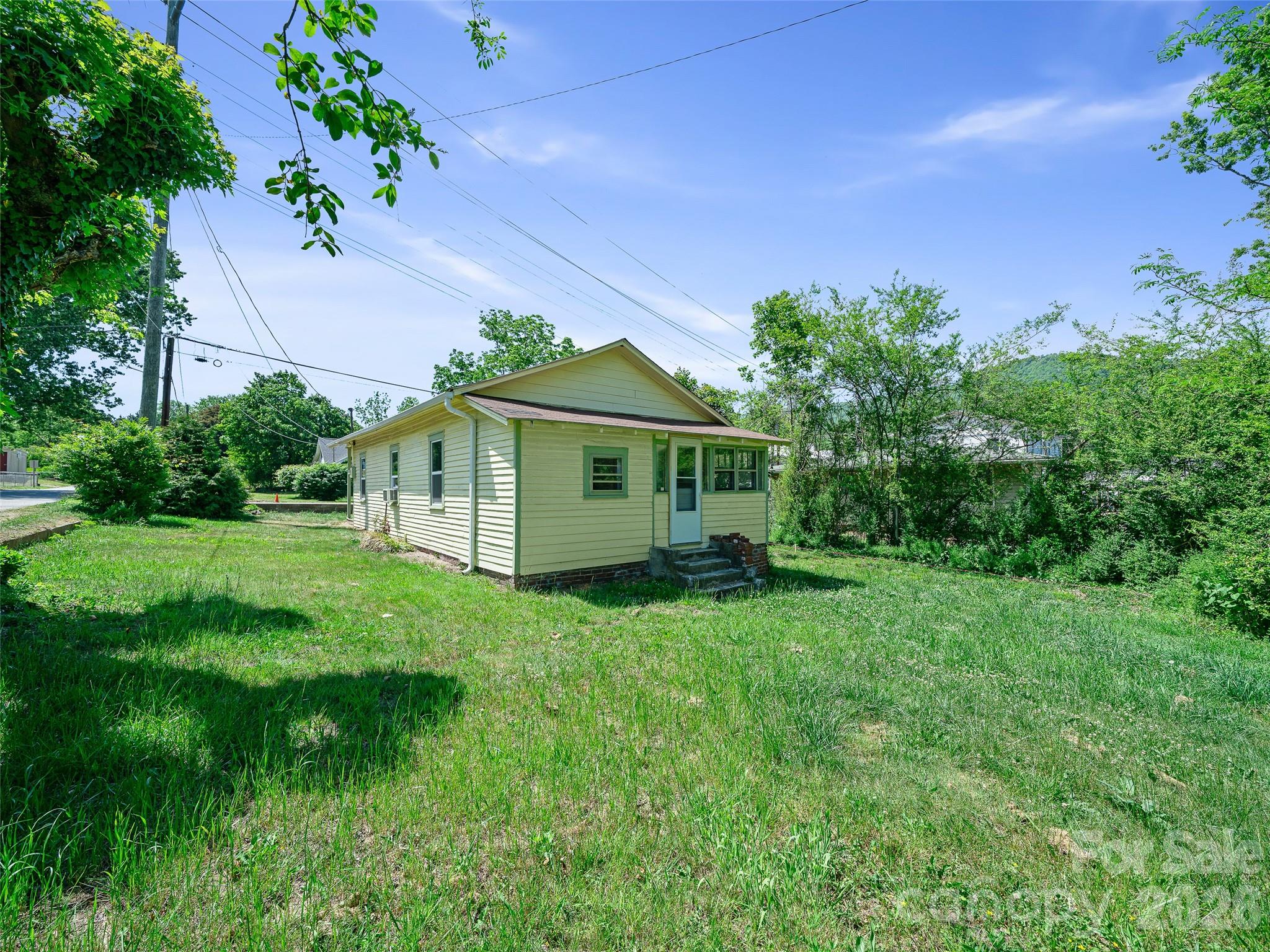 9 Ivy Street Burnsville NC 28714