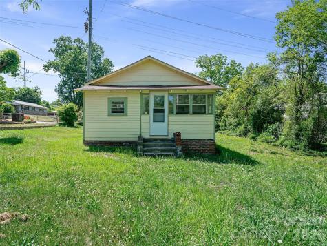 9 Ivy Street Burnsville NC 28714