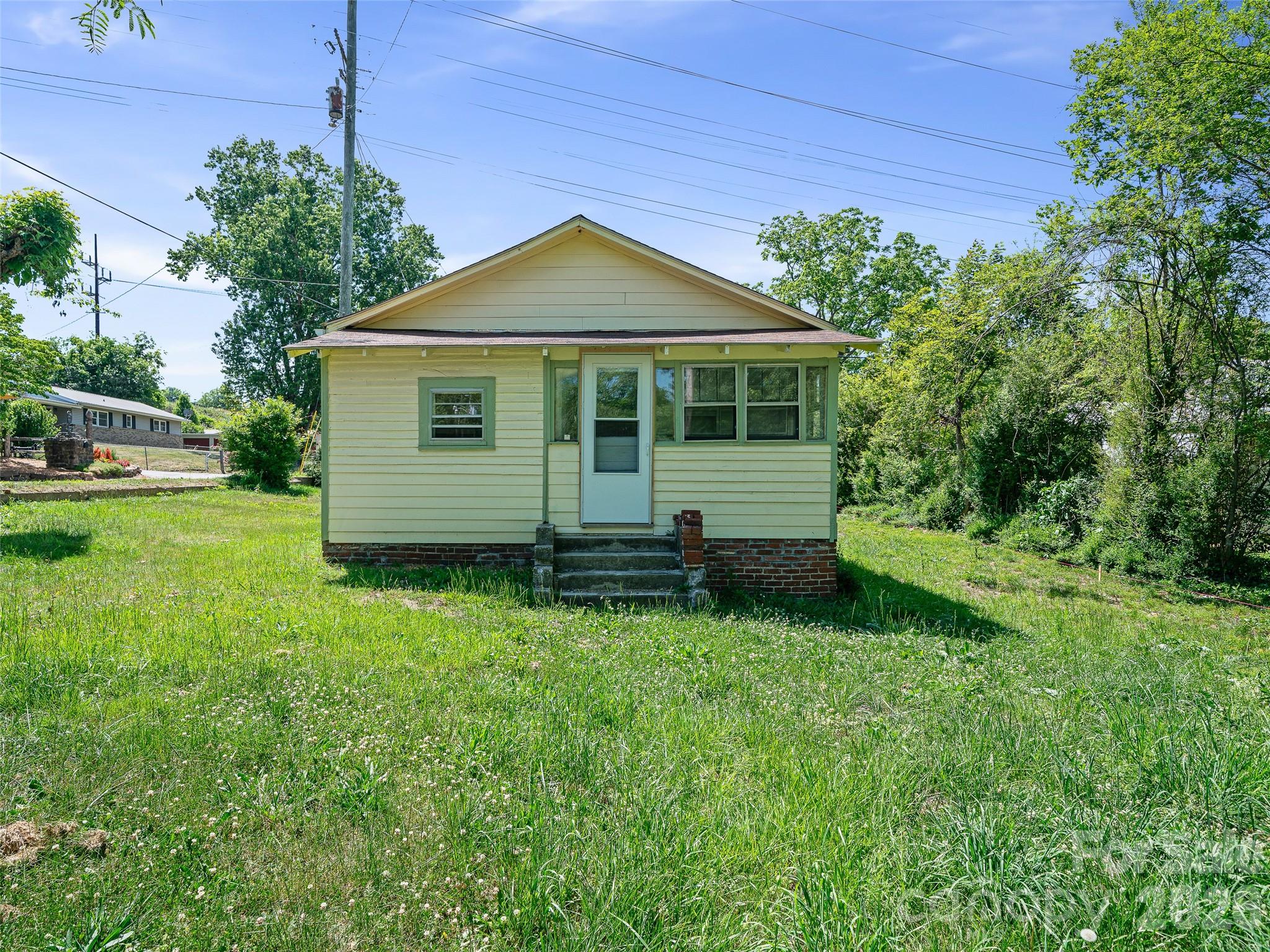 9 Ivy Street Burnsville NC 28714