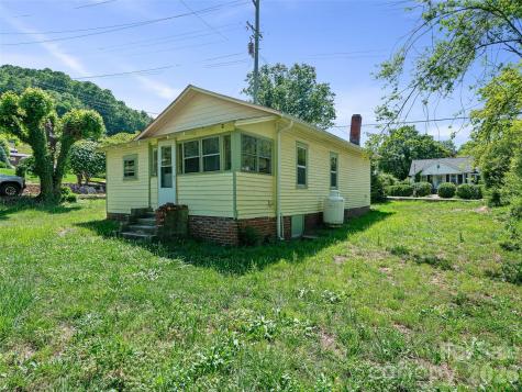 9 Ivy Street Burnsville NC 28714