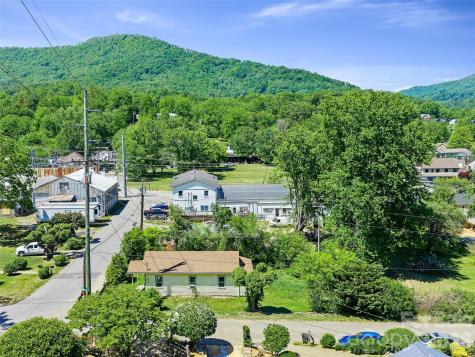 9 Ivy Street Burnsville NC 28714