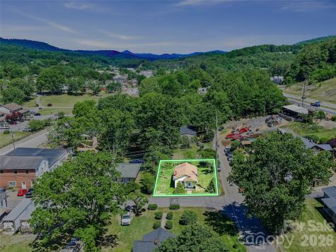 9 Ivy Street Burnsville NC 28714