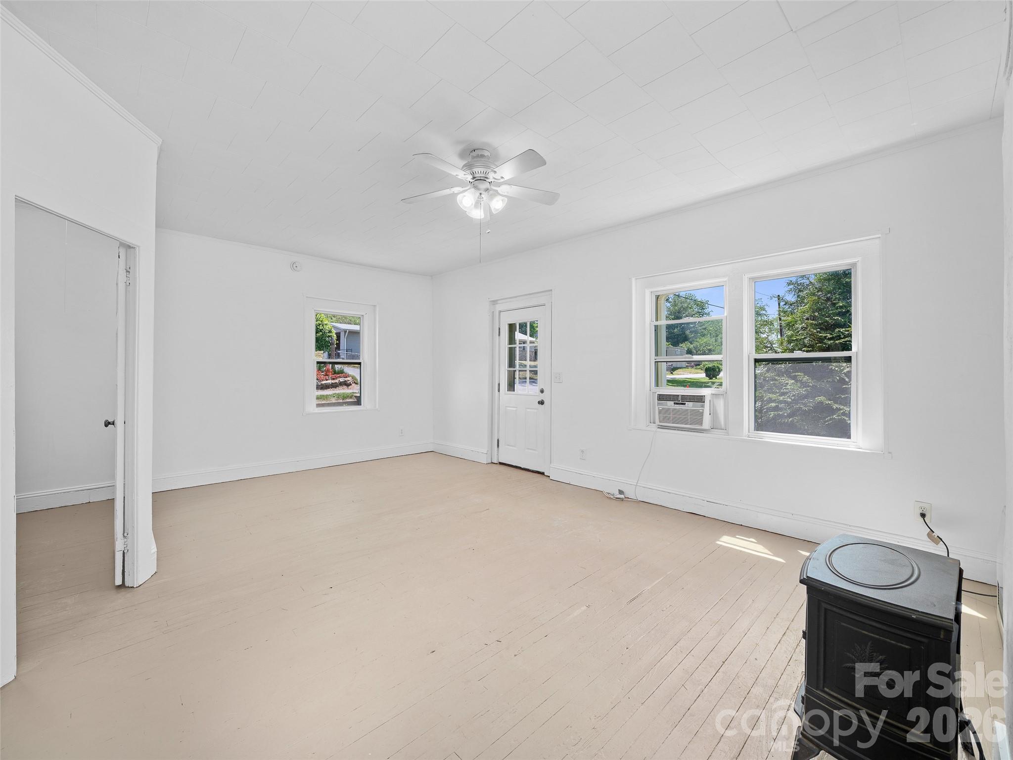 9 Ivy Street Burnsville NC 28714