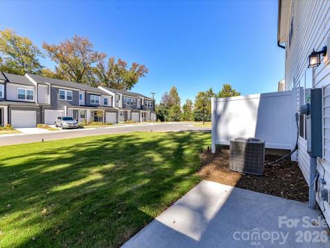 3041 Hutton Gardens Lane Charlotte NC 28269