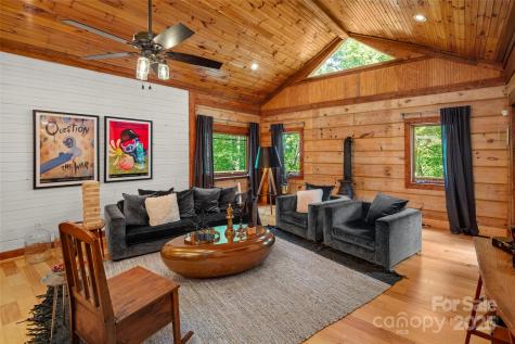 619 Leisure Lane Burnsville NC 28714