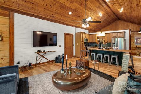 619 Leisure Lane Burnsville NC 28714