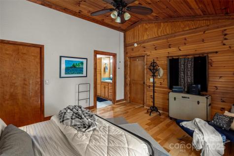 619 Leisure Lane Burnsville NC 28714