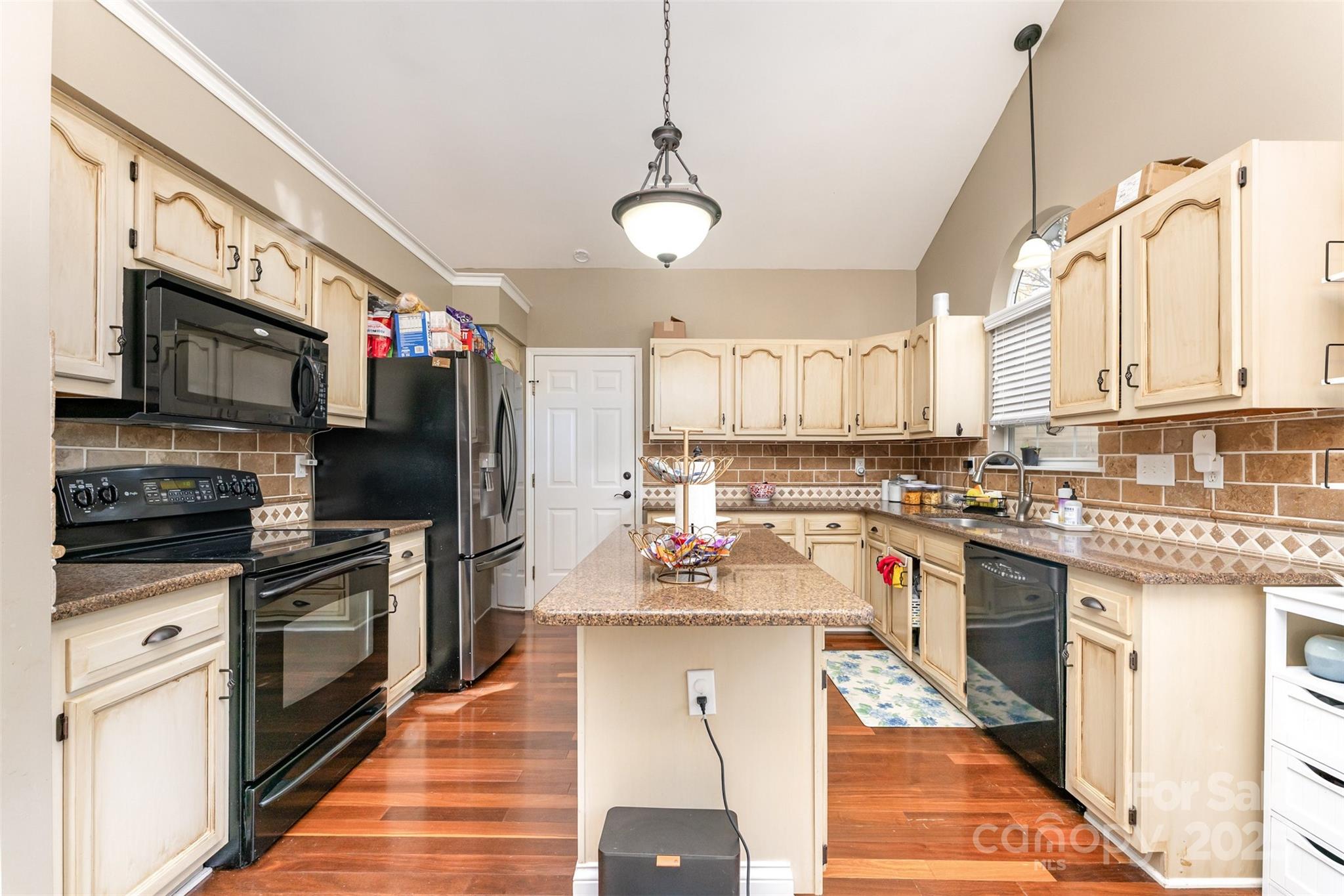7024 Passeres Court Charlotte NC 28215