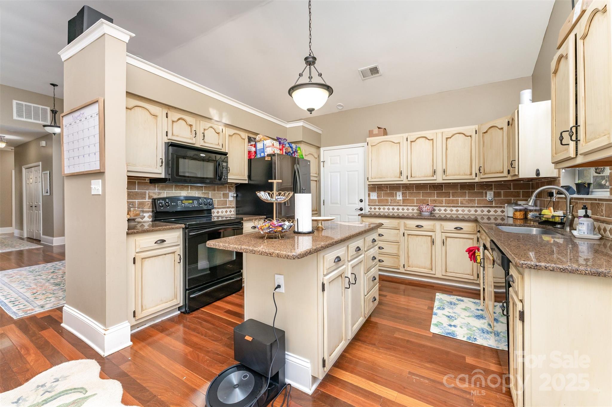 7024 Passeres Court Charlotte NC 28215