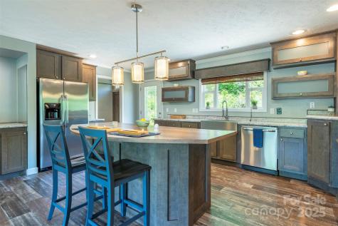 11 Bartlett Avenue Black Mountain NC 28711