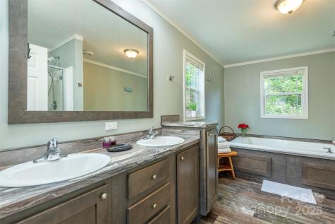 11 Bartlett Avenue Black Mountain NC 28711