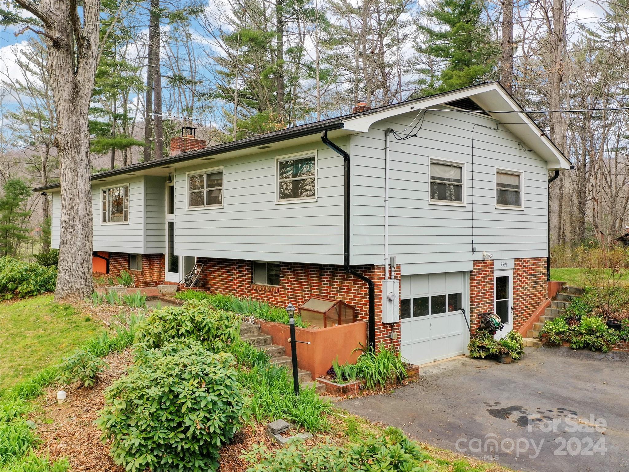 2599 Thickety Road Clyde NC 28721
