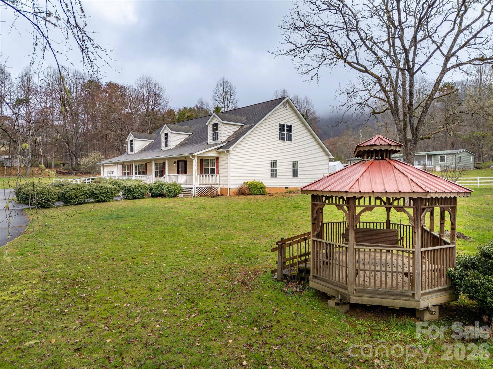 1564 Camp Creek Road Whittier NC 28789