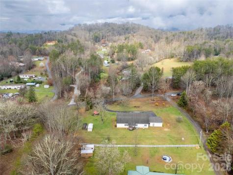 1564 Camp Creek Road Whittier NC 28789