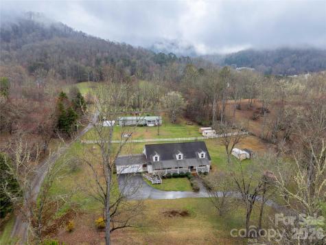 1564 Camp Creek Road Whittier NC 28789