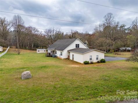 1564 Camp Creek Road Whittier NC 28789
