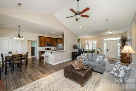 31 Black Iron Lane Hendersonville NC 28792